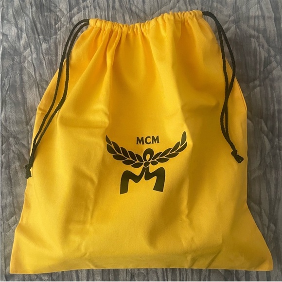 🍒 MCM Toni Mini Visetos Shopper Tote Cognac NWT - Picture 16 of 16